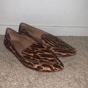 Size 6 madewell pointed flats with animal print.